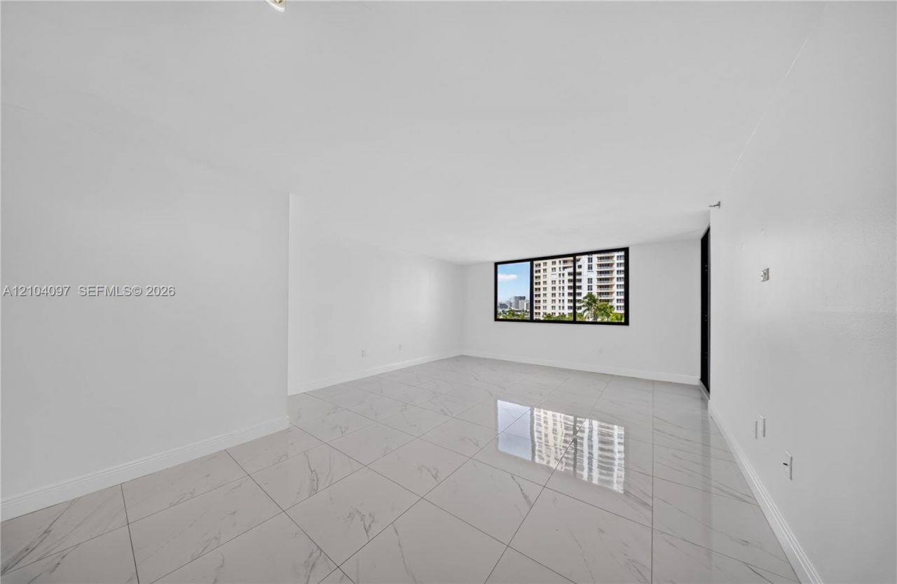 540 Brickell Key Dr , Unit 916, Miami, FL 33131 Photo