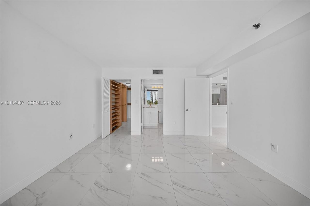 540 Brickell Key Dr , Unit 916, Miami, FL 33131 Photo