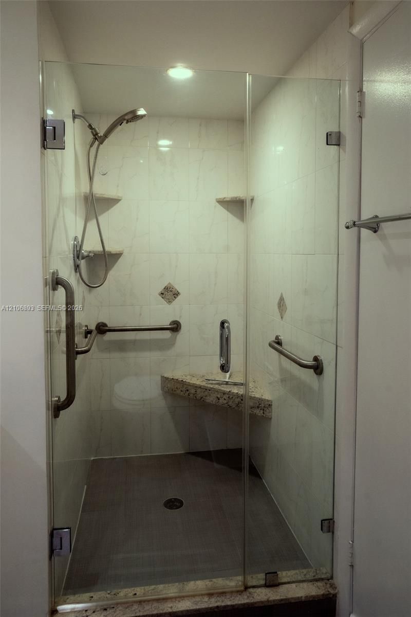 2500 Parkview Dr , Unit 2020, Hallandale Beach, FL 33009 Photo