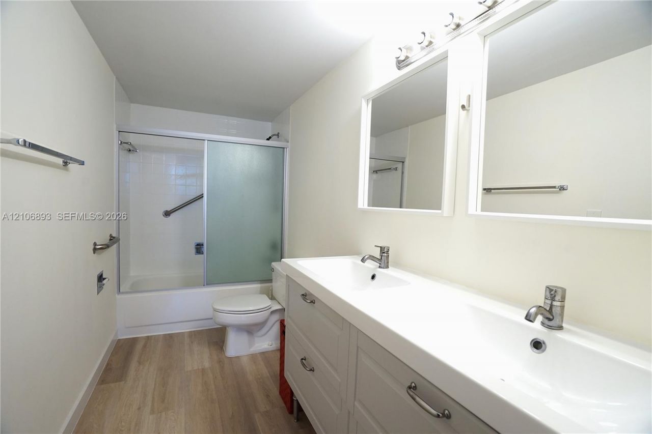 2500 Parkview Dr , Unit 2020, Hallandale Beach, FL 33009 Photo