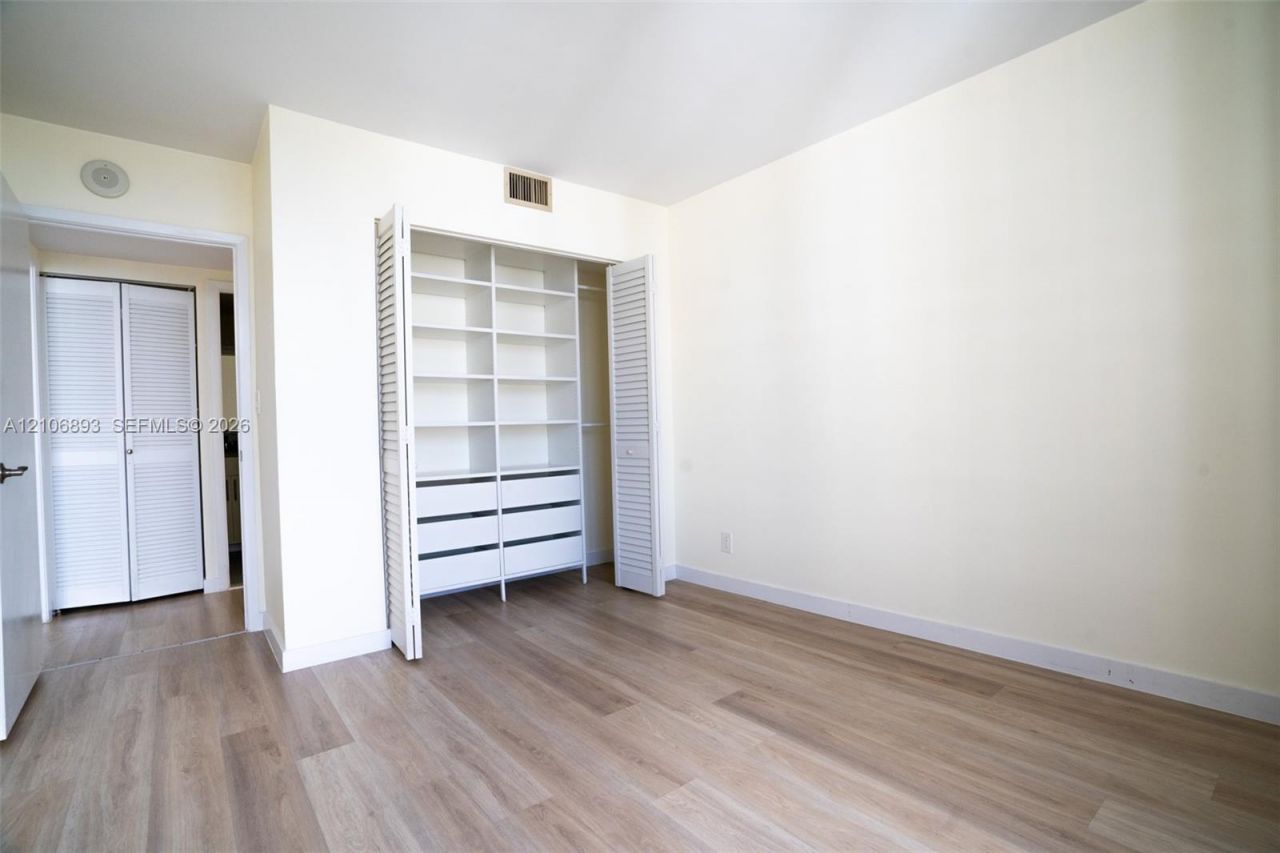 2500 Parkview Dr , Unit 2020, Hallandale Beach, FL 33009 Photo