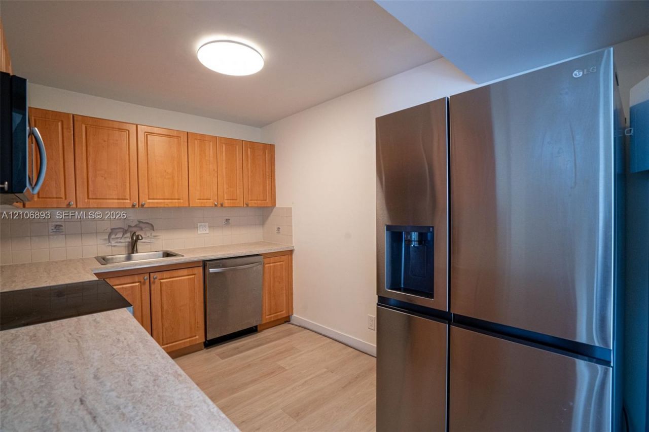 2500 Parkview Dr , Unit 2020, Hallandale Beach, FL 33009 Photo