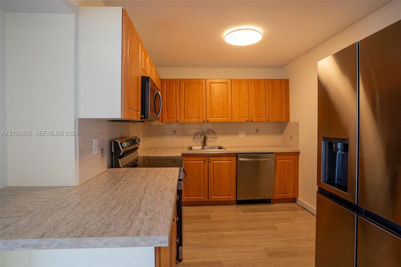 2500 Parkview Dr , Unit 2020, Hallandale Beach, FL 33009 Photo