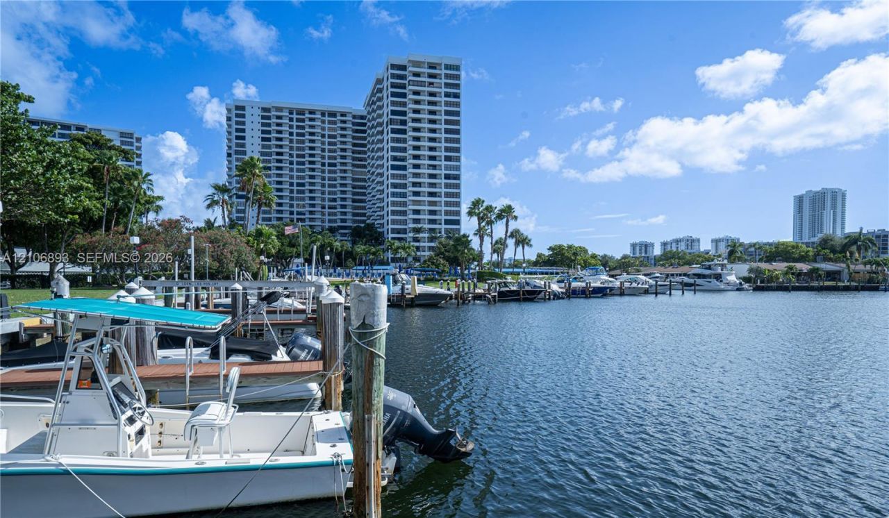 2500 Parkview Dr , Unit 2020, Hallandale Beach, FL 33009 Photo