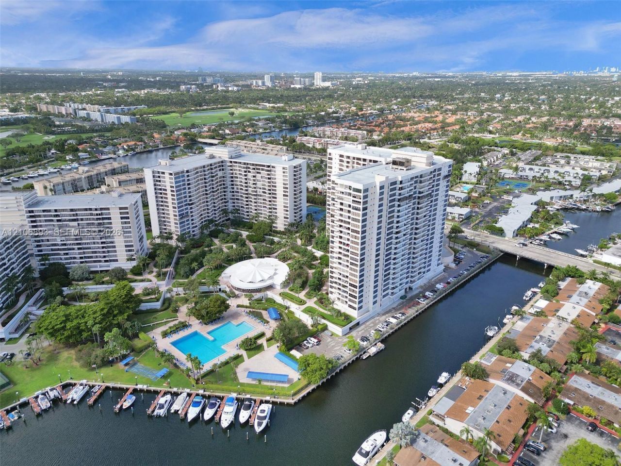 2500 Parkview Dr , Unit 2020, Hallandale Beach, FL 33009 Photo