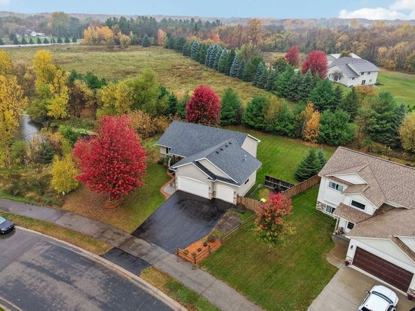 31758 Newport Curve, Lindstrom, MN 55045