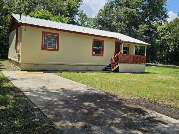 305 E LAKE Street, Palatka, FL 32177