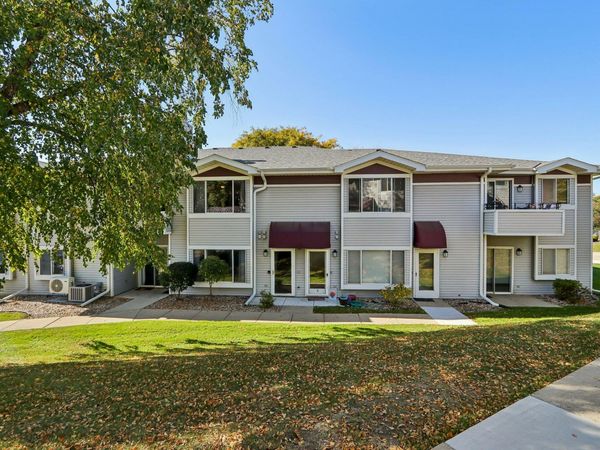 1101 S Sunnyslope Dr, Unit 9L, Mount Pleasant, WI 53406