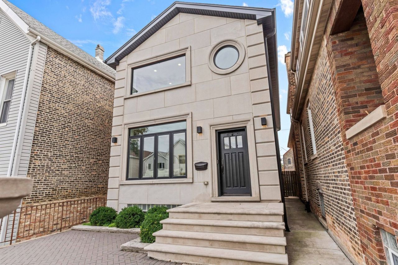 2913 S Lowe Avenue, Chicago, IL 60616 Main Photo