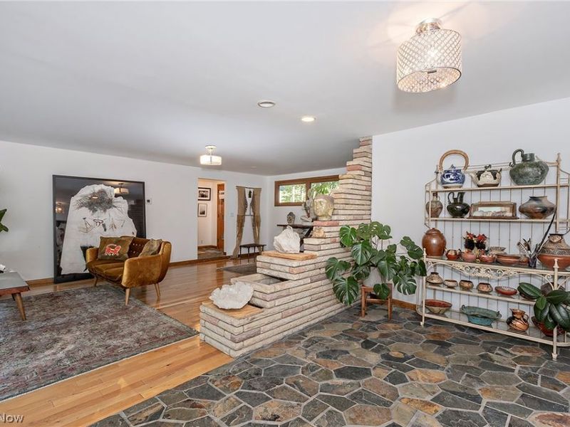 8165 Chagrin Mills Road, Chagrin Falls, OH 44022 Photo 10