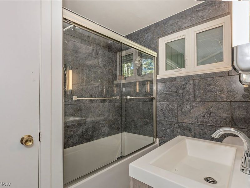 8165 Chagrin Mills Road, Chagrin Falls, OH 44022 Photo 29