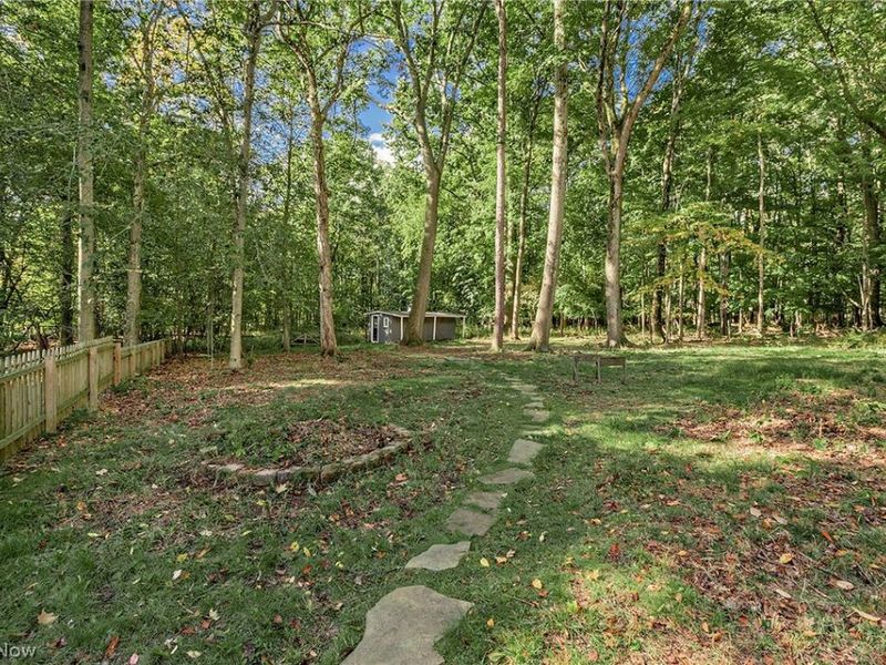 8165 Chagrin Mills Road, Chagrin Falls, OH 44022 Photo 44