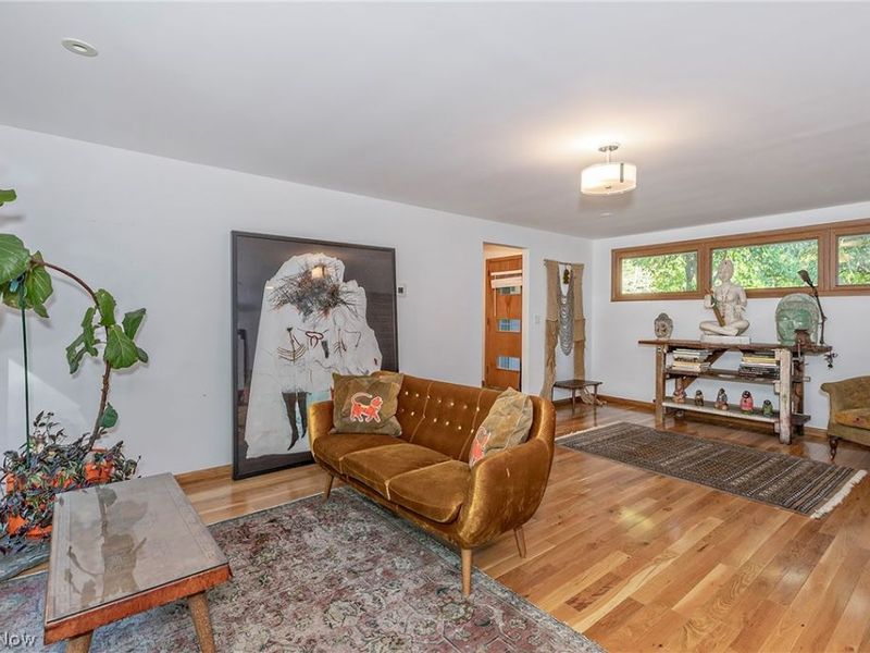 8165 Chagrin Mills Road, Chagrin Falls, OH 44022 Photo 7