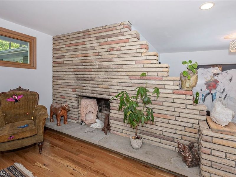 8165 Chagrin Mills Road, Chagrin Falls, OH 44022 Photo 9