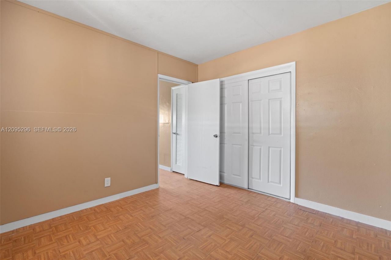 1001 SW 4th Ter , Hallandale Beach, FL 33009 Photo