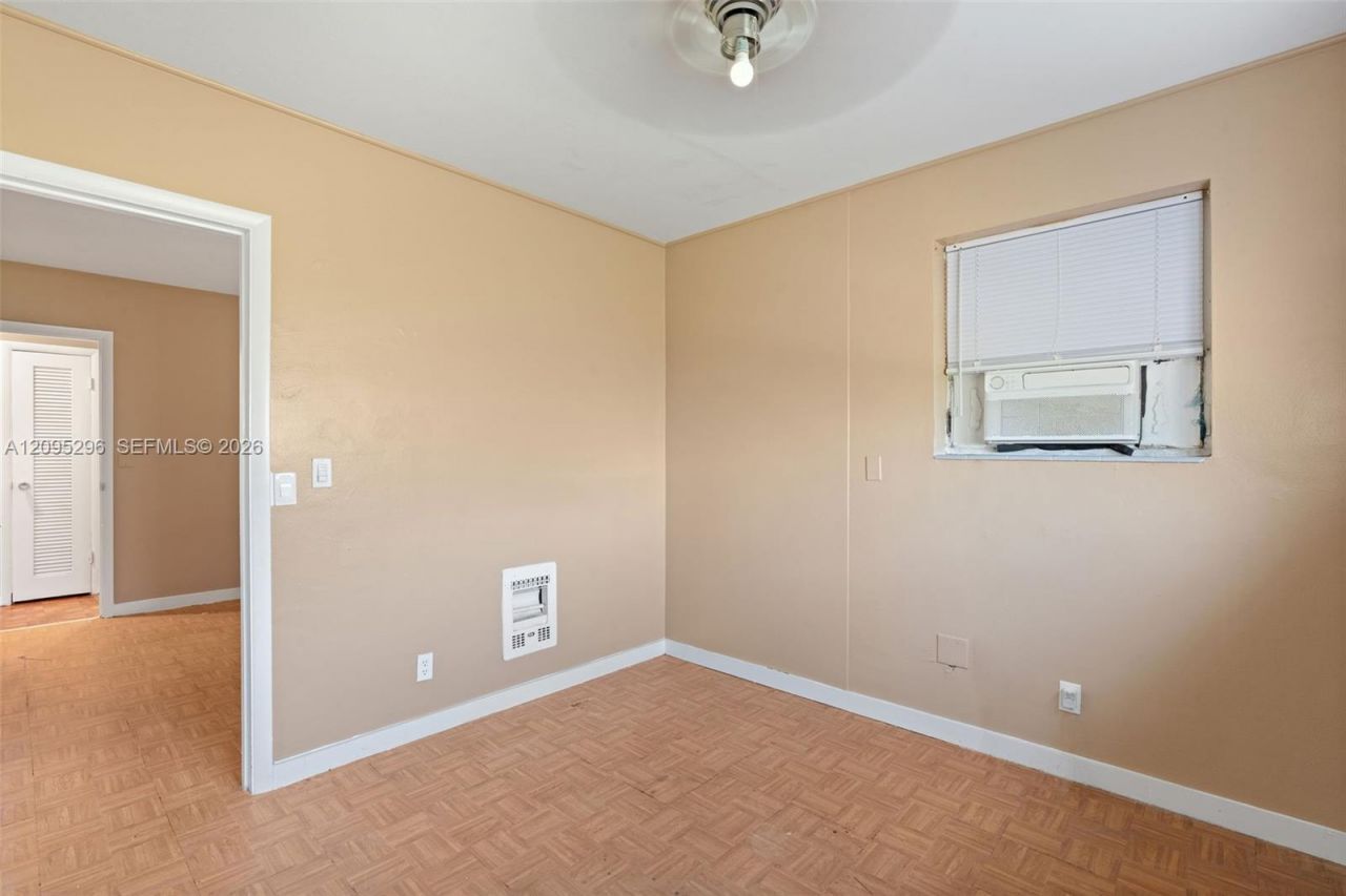 1001 SW 4th Ter , Hallandale Beach, FL 33009 Photo