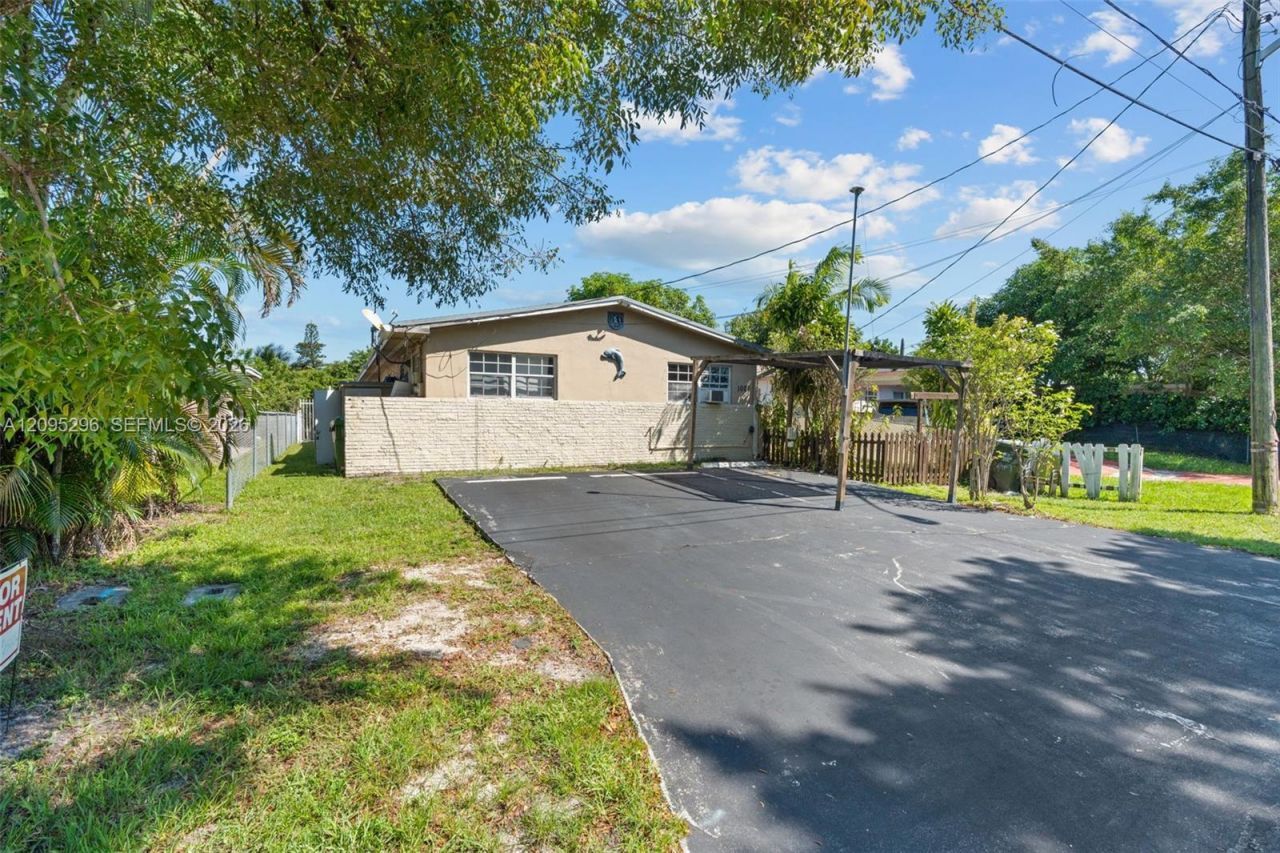 1001 SW 4th Ter , Hallandale Beach, FL 33009 Photo