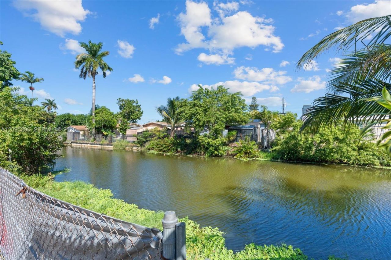 1001 SW 4th Ter , Hallandale Beach, FL 33009 Photo
