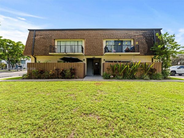 7401 W Sunrise Blvd , Unit B1, Plantation, FL 33313