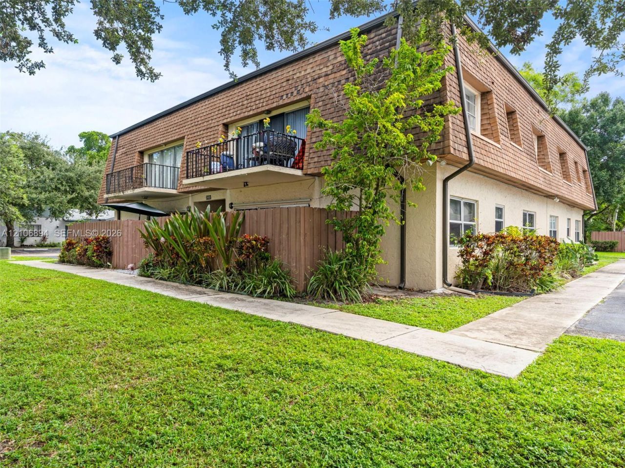 7401 W Sunrise Blvd, Unit B1, Plantation, FL 33313 Photo