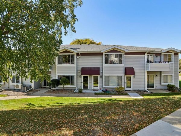 1101 S Sunnyslope DRIVE, Unit 9L, Mount Pleasant, WI 53406