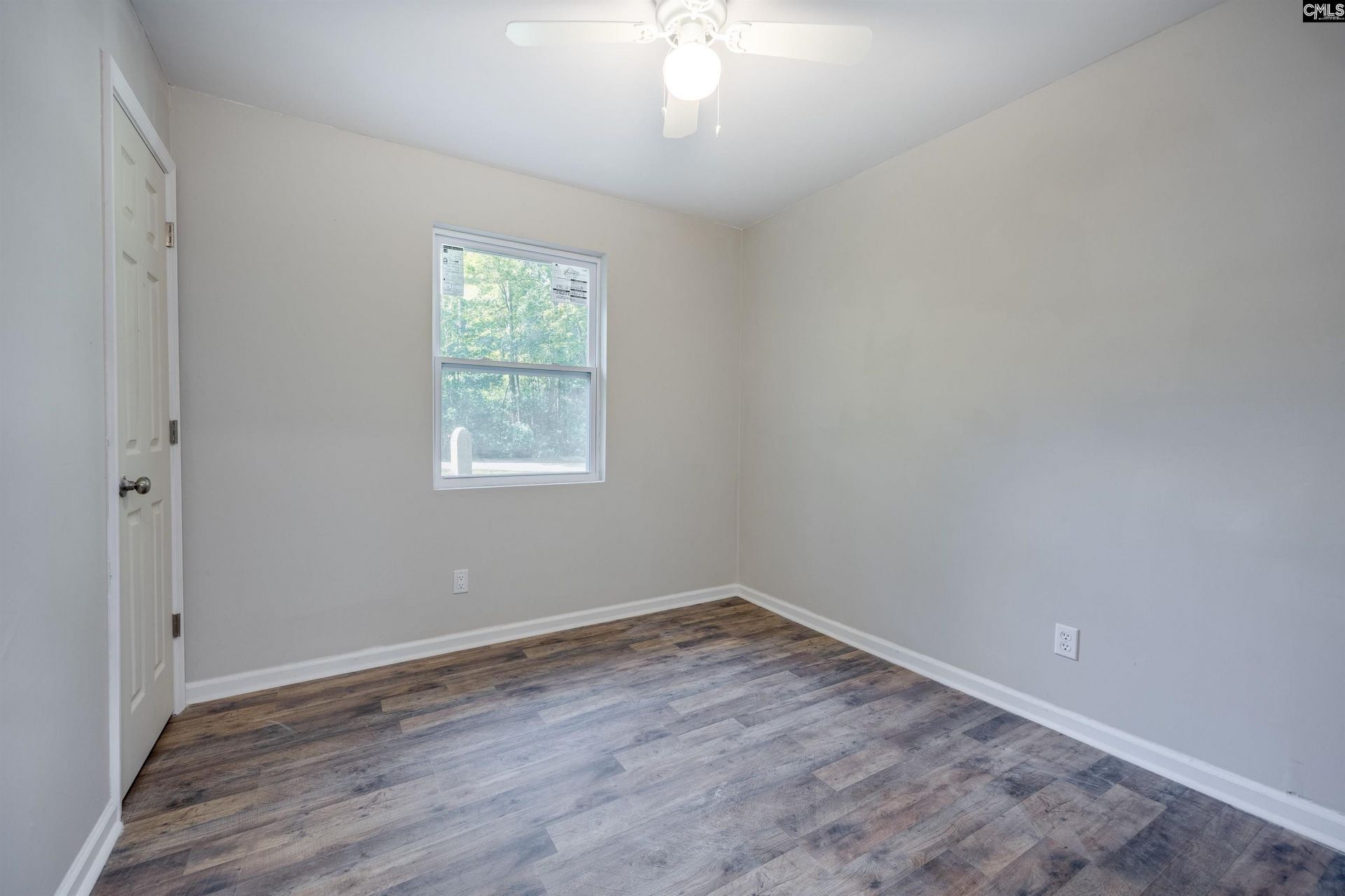 916 Swan Lane  Photo 6