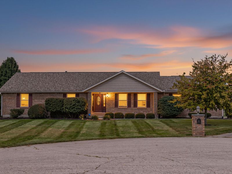 5782 Whispering Wind Drive, Springfield, OH 45504 Photo 2