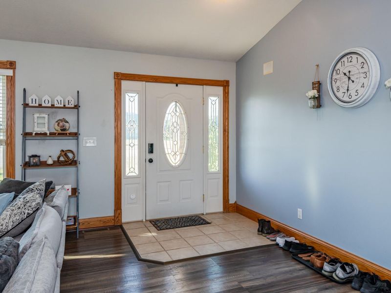 5782 Whispering Wind Drive, Springfield, OH 45504 Photo 9