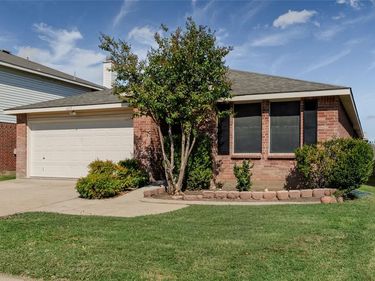 1617 Sierra Meadow Lane, Fort Worth, TX 76247