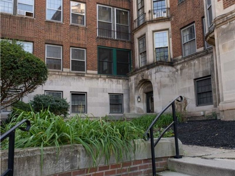 11426 Cedar Glen Parkway, Unit D6, Cleveland, OH 44106 Photo 1