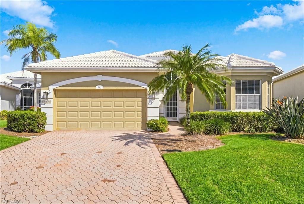 19427 Silver Oak Dr, Estero, FL 33967 Photo