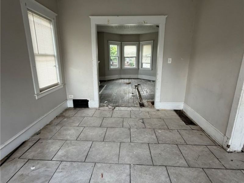 2082 W 98th Street, Cleveland, OH 44102 Photo 10