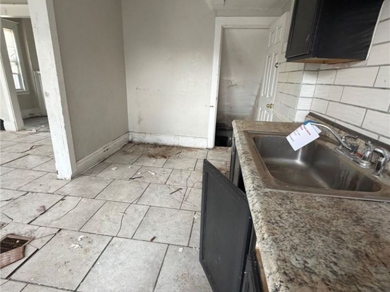 2082 W 98th Street, Cleveland, OH 44102 Photo 4