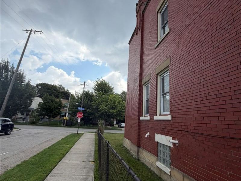 2082 W 98th Street, Cleveland, OH 44102 Photo 48