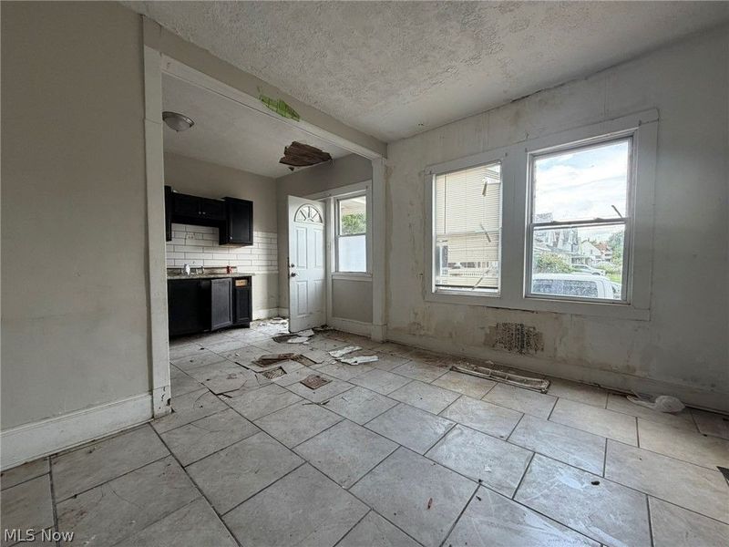 2082 W 98th Street, Cleveland, OH 44102 Photo 5
