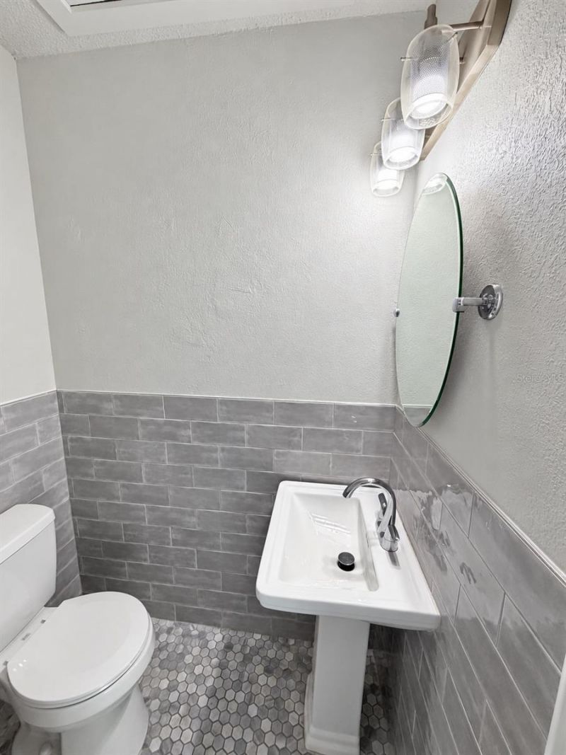 1476 N Mangonia Drive , West Palm Beach, FL 33401 Photo