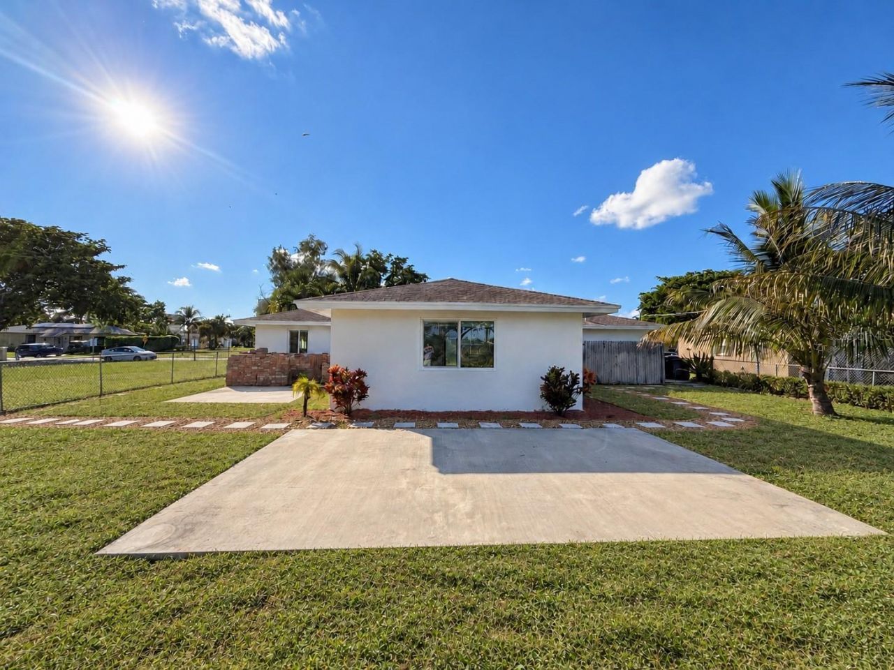 1476 N Mangonia Drive , West Palm Beach, FL 33401 Photo