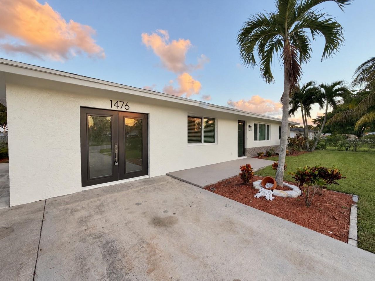 1476 N Mangonia Drive , West Palm Beach, FL 33401 Photo