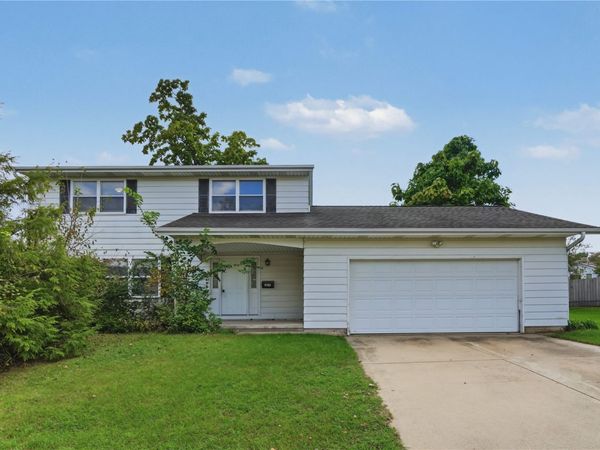 2815 Glen Elm NE, Cedar Rapids, IA 52402