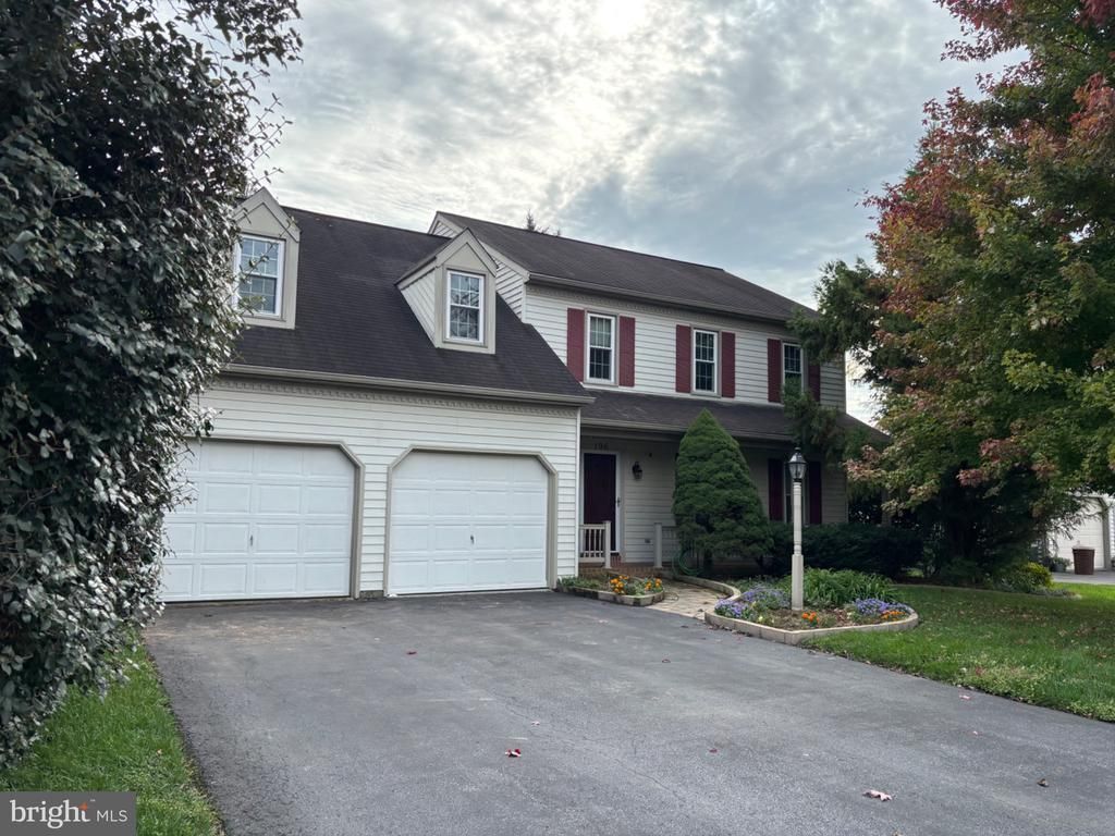 196 STRAWBERRY STREET, LEOLA, PA 17540