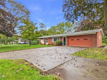 874 Dewitt Road , Webster, NY 14580