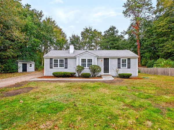 16 Lakeside Drive, Marstons Mills, MA 02648