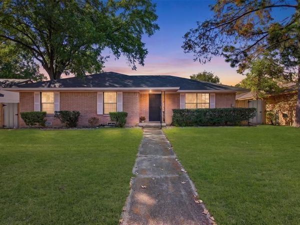 9610 Jennie Lee Lane , Dallas, TX 75227