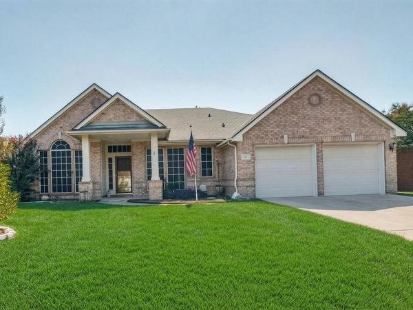 12 Laura Elizabeth Court, Mansfield, TX 76063