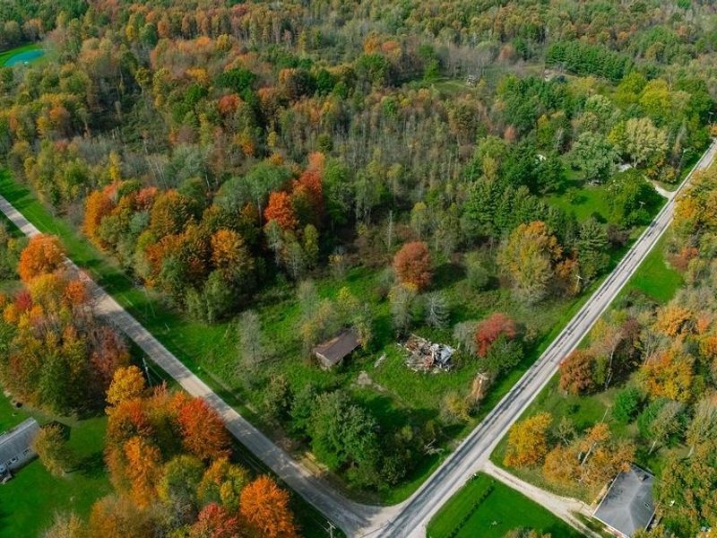4485 Middle Road, Conneaut, OH 44030 Photo 3