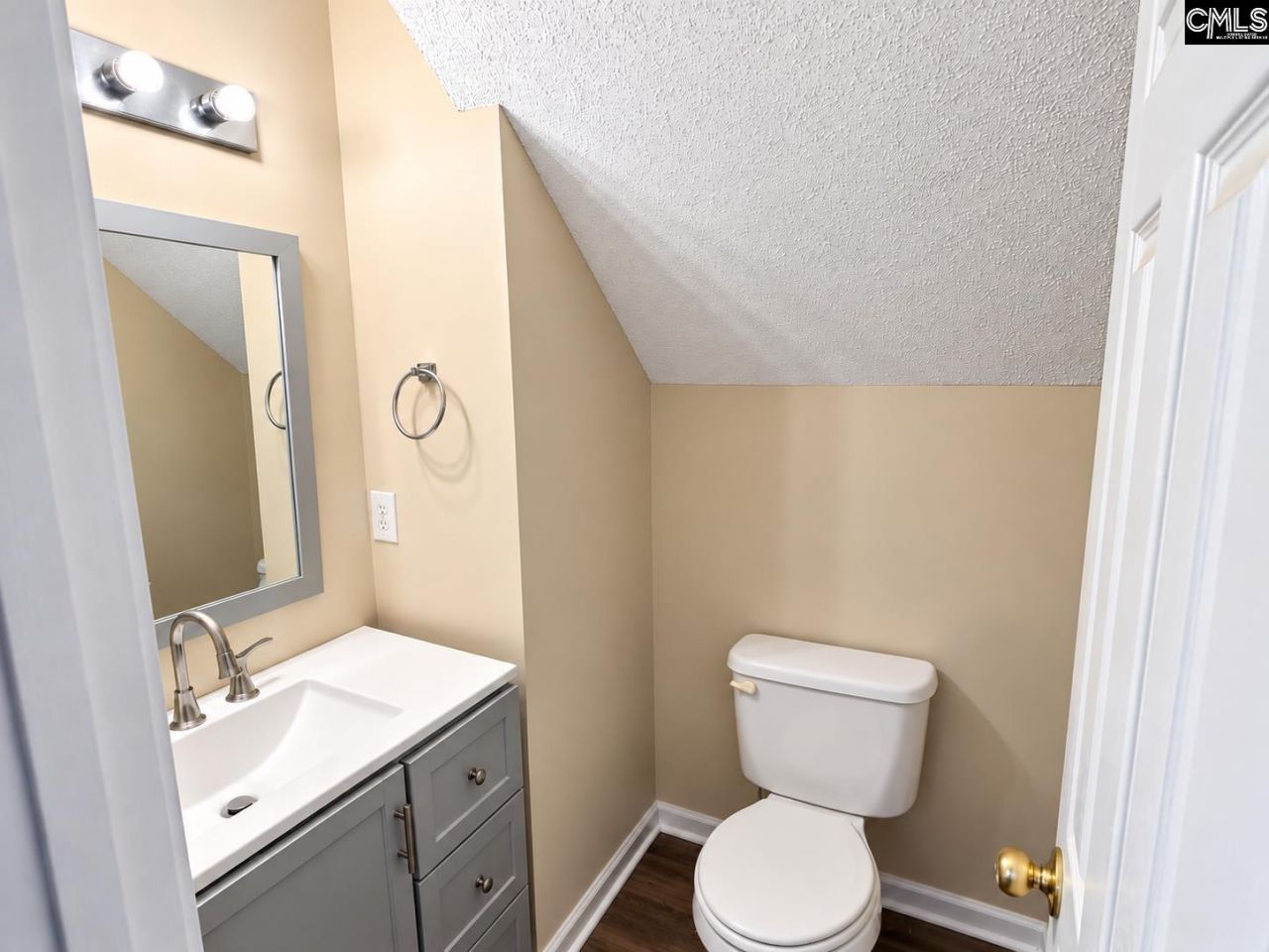 1760 Polaris Dr  Photo 5