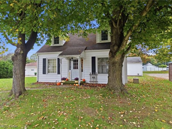 373 Cross Street , Newcomerstown, OH 43832