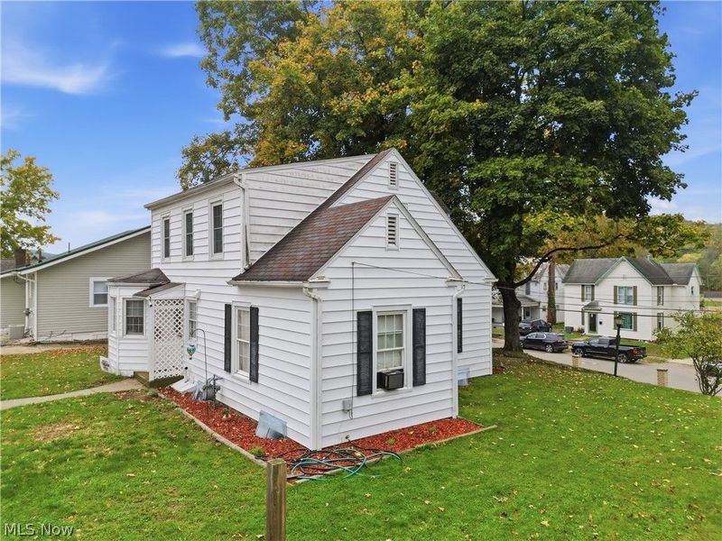 373 Cross Street, Newcomerstown, OH 43832 Photo 2