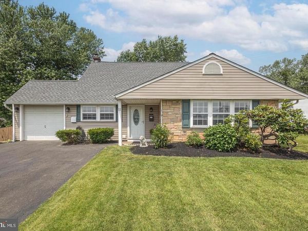 11 HIGH ROAD , LEVITTOWN, PA 19056