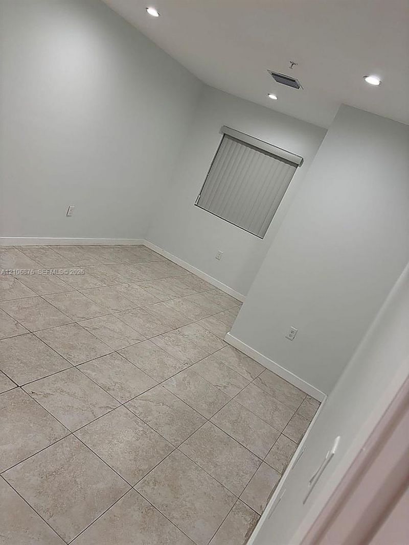 710 E 9th St , Unit 201, Hialeah, FL 33010 Photo